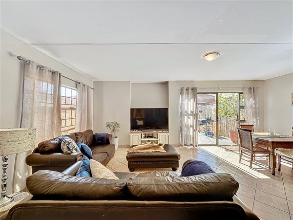 3 Bedroom Townhouse 3 Bedroom Townhouse