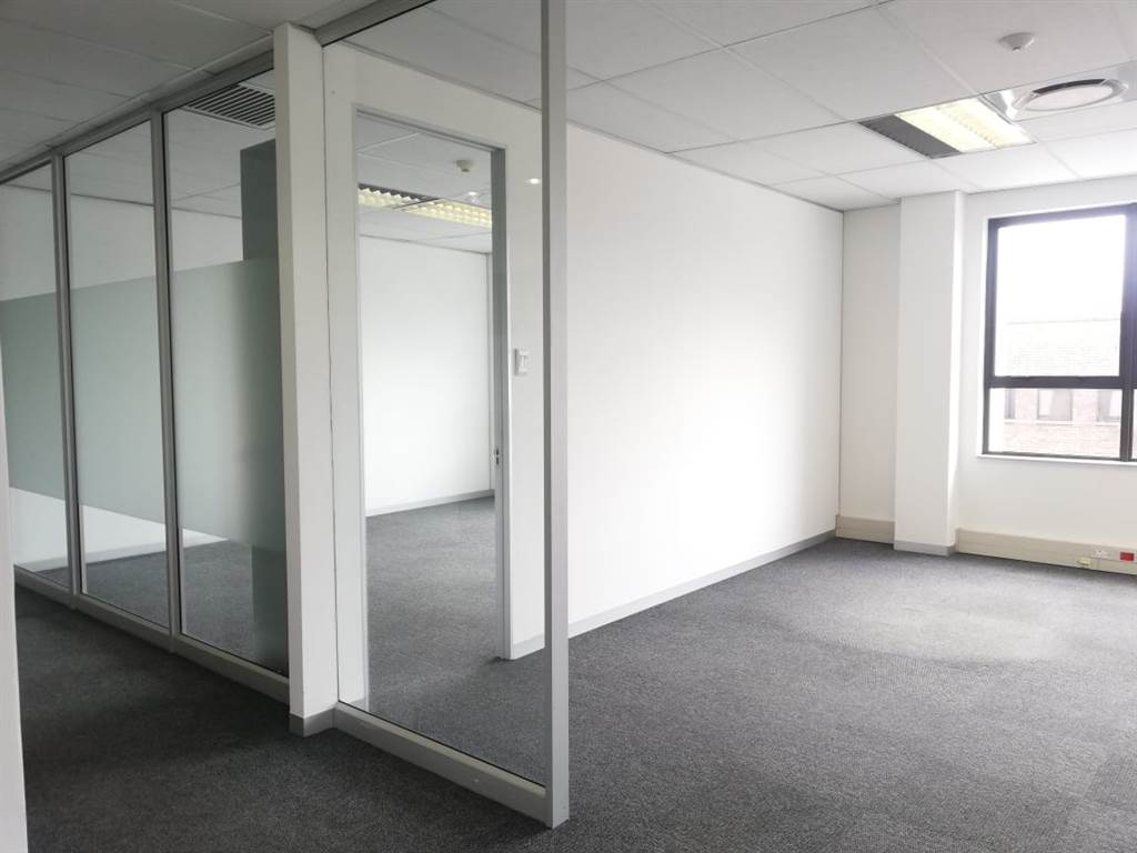 612  m² Commercial space in Rivonia photo number 25