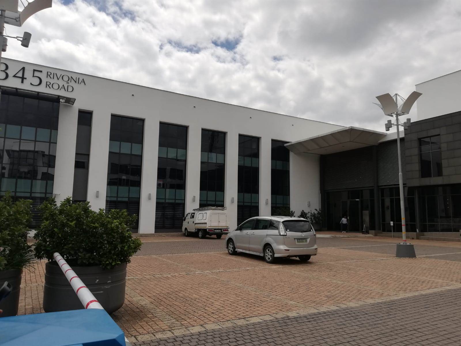 612  m² Commercial space in Rivonia photo number 1