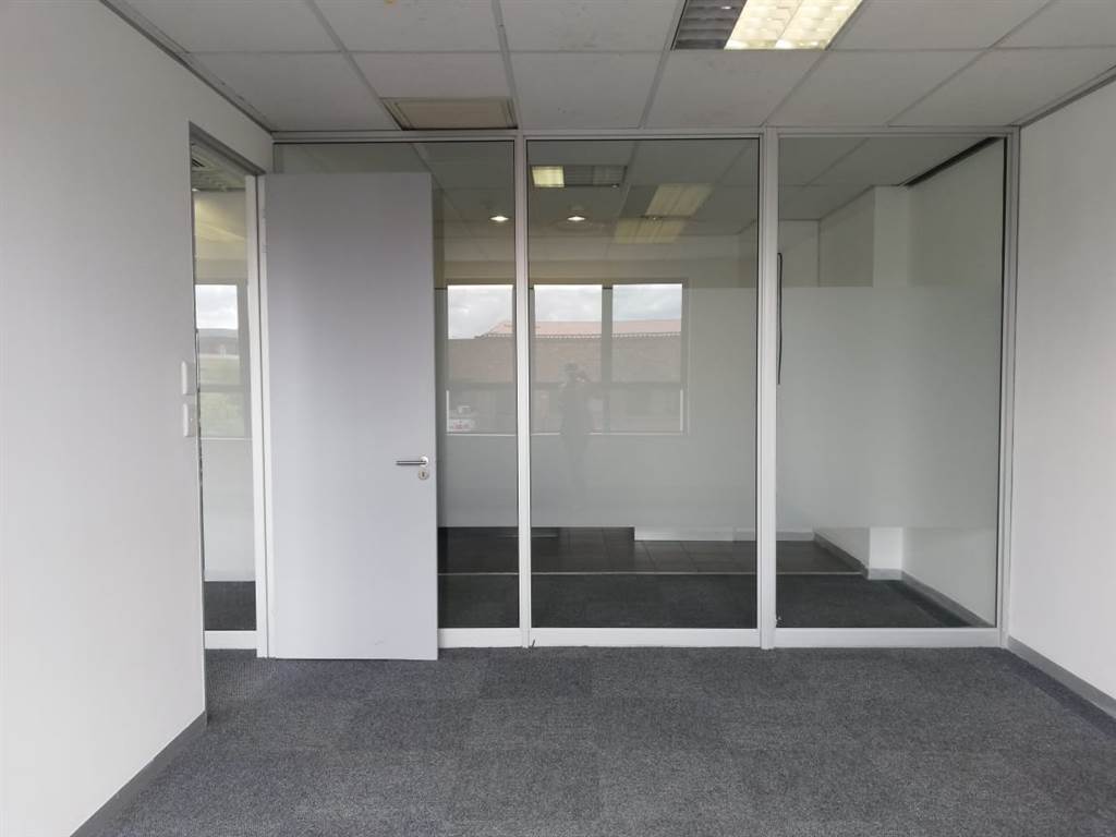 612  m² Commercial space in Rivonia photo number 26