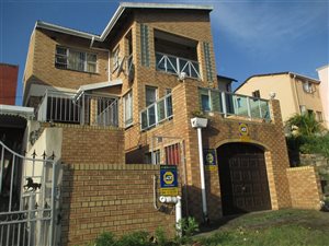 3.5 Bed House in Westcliff