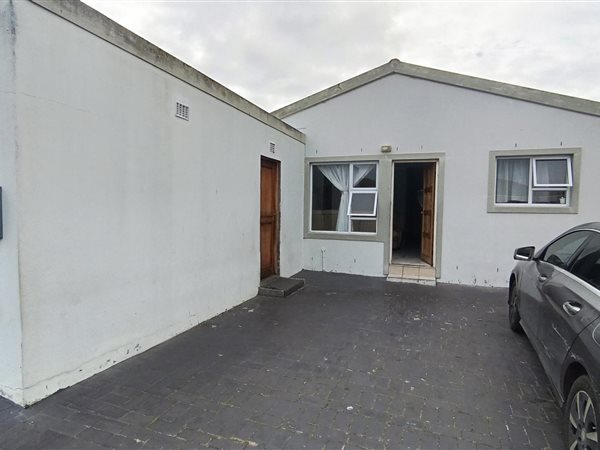 4 Bedroom House 4 Bedroom House