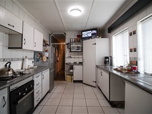 4 Bed House in General Alberts Park