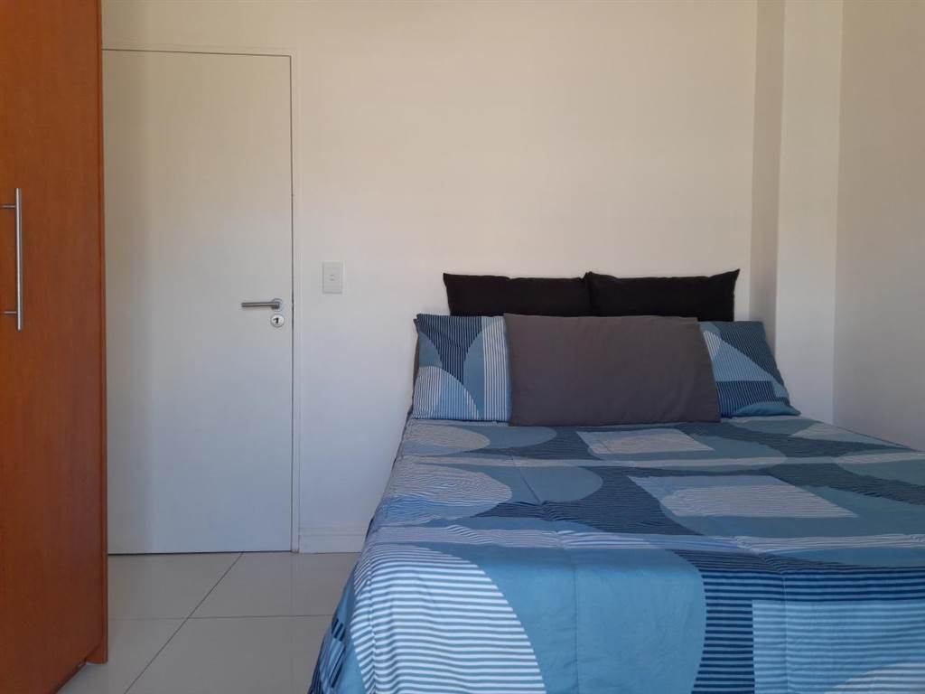 1 Bed Apartment in Tableview photo number 8