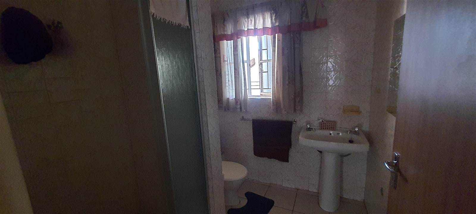 3 Bed Townhouse in Standerton Central photo number 9