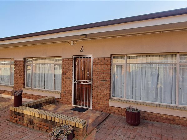 3 Bed Townhouse in Standerton Central
