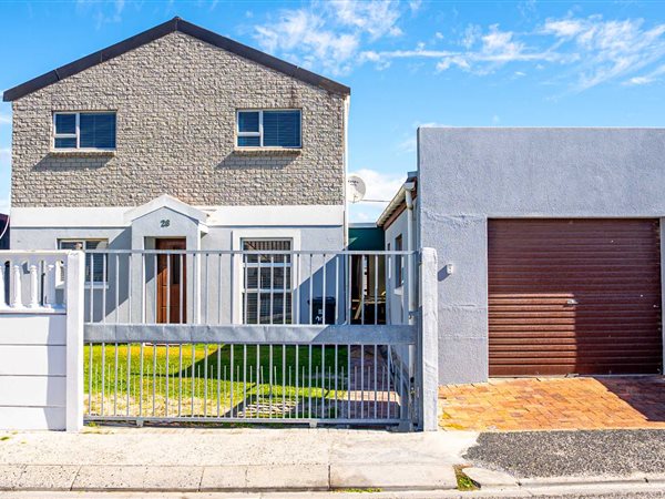 7 Bed House in Mitchells Plain
