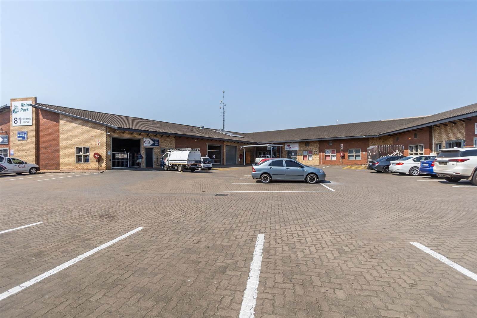 285  m² Commercial space in Alton photo number 5