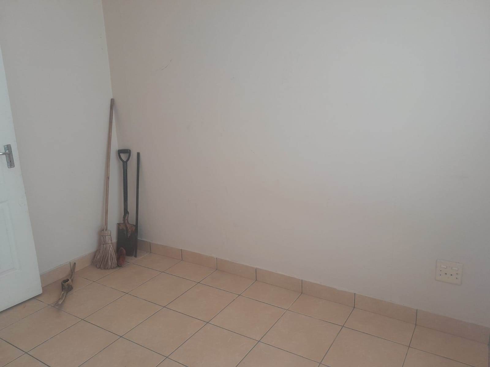 3 Bed House in Rustenburg Central photo number 10