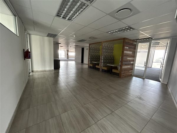 511  m² Office Space