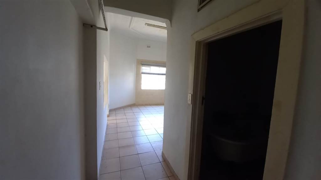 2 Bed Apartment in Northmead photo number 20