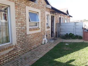 2 Bed Townhouse in Olievenhoutbosch