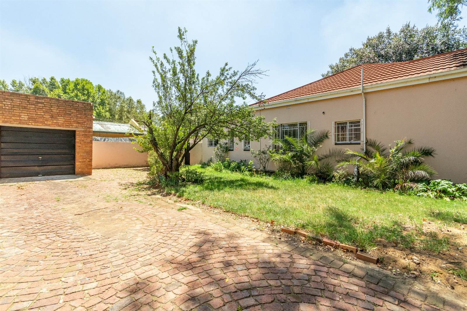 3 Bed House in Benoni Central photo number 3