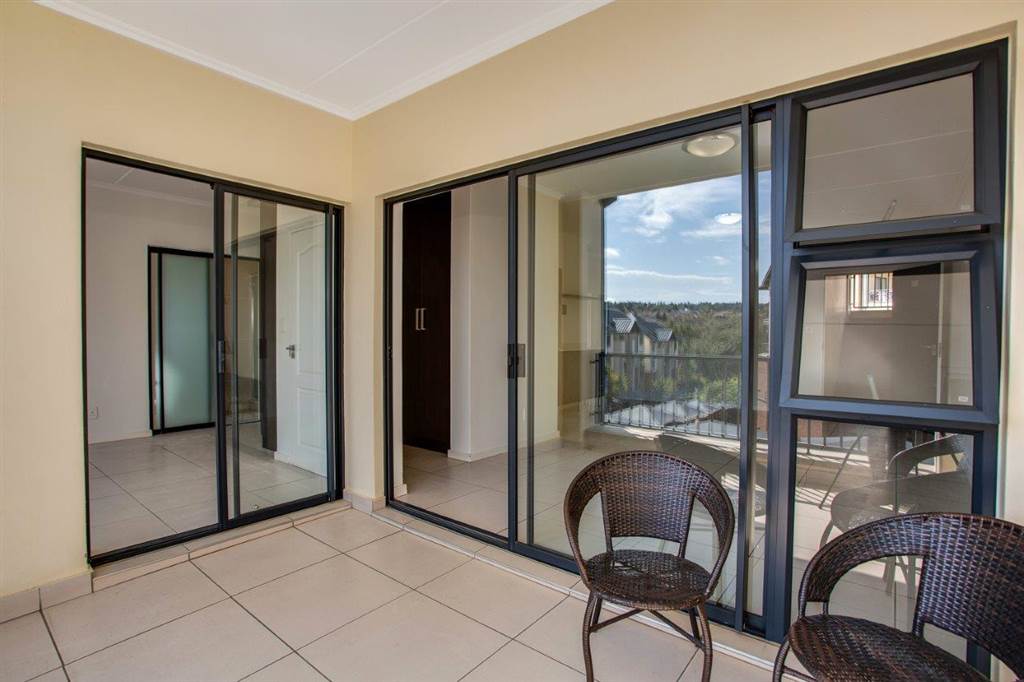 3 Bed Apartment in Kyalami photo number 25