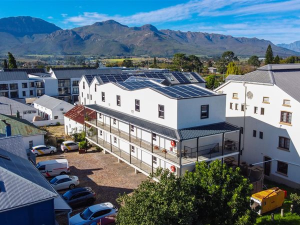 34  m² Commercial space