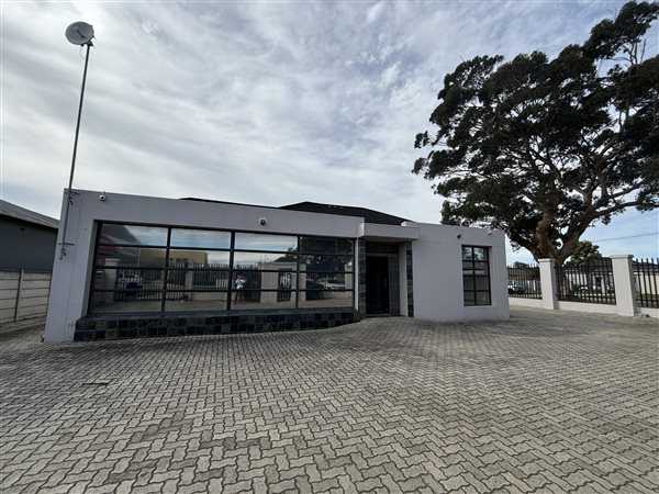 300  m² Commercial space