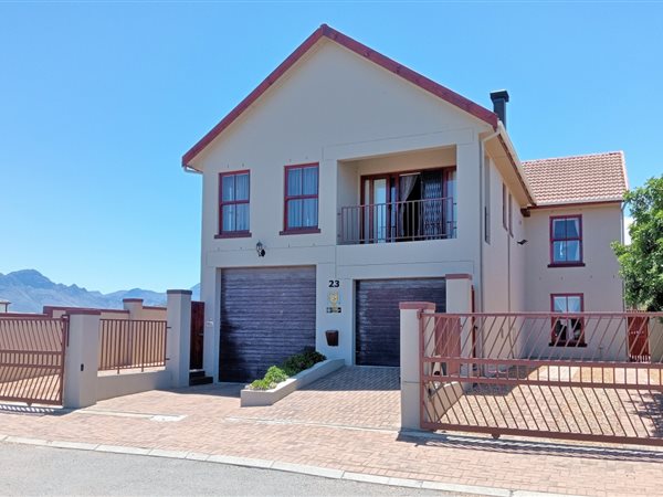 4 Bed House in Fairview Golf Estate
