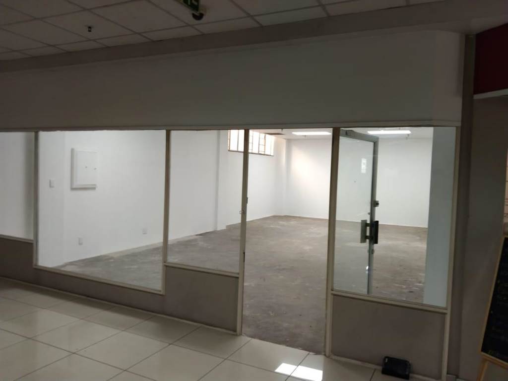 470  m² Retail Space in Greyville photo number 2