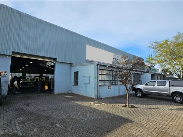 900  m² Industrial space