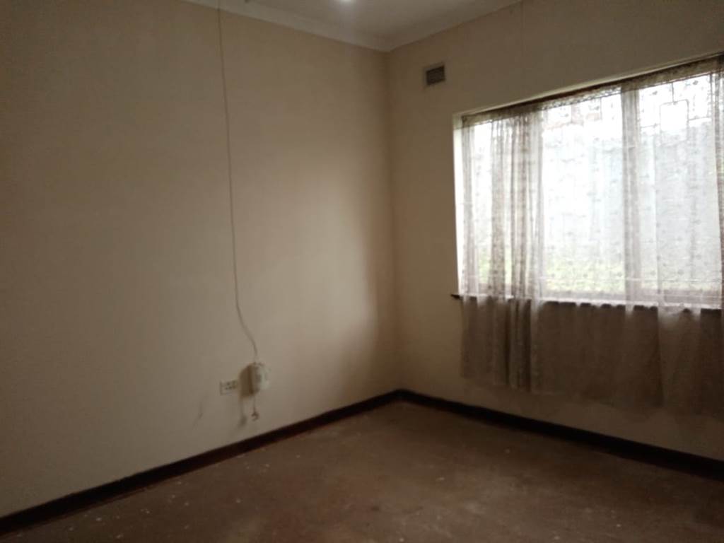 3 Bed House in Nagina photo number 6