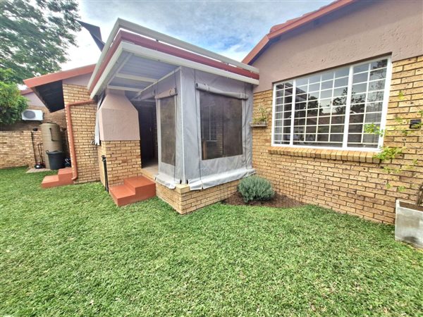 2 Bedroom Townhouse 2 Bedroom Townhouse