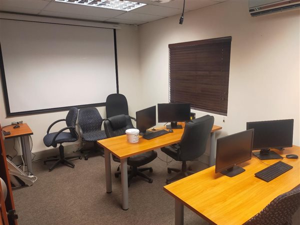 179  m² Commercial space in Westville