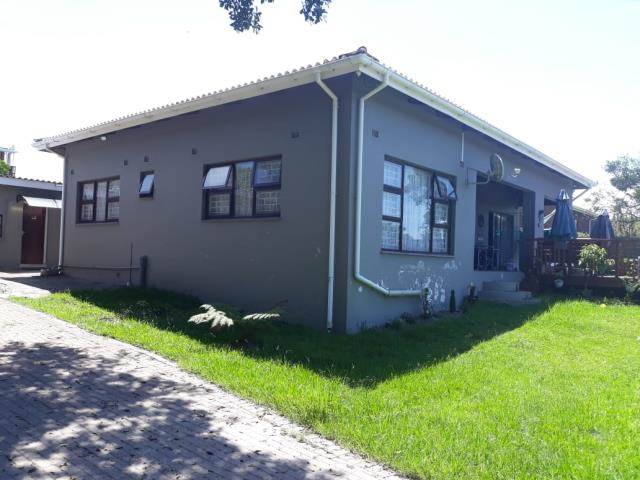 3 Bed House in Kei Mouth photo number 2