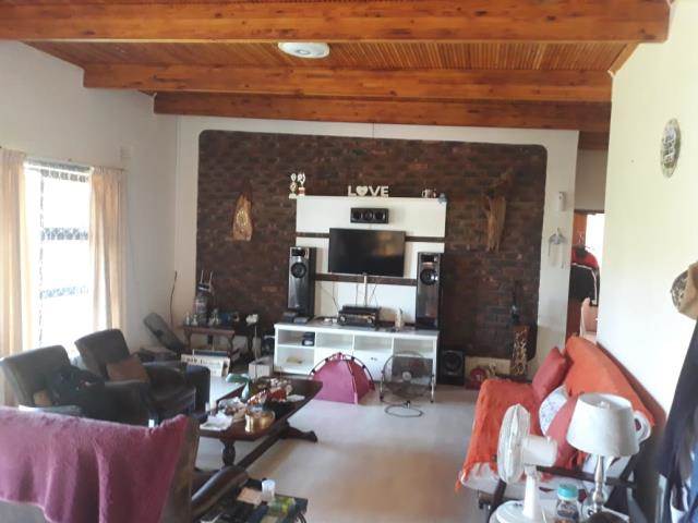 3 Bed House in Kei Mouth photo number 17