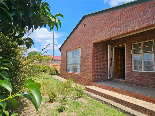 4 Bedroom House 4 Bedroom House