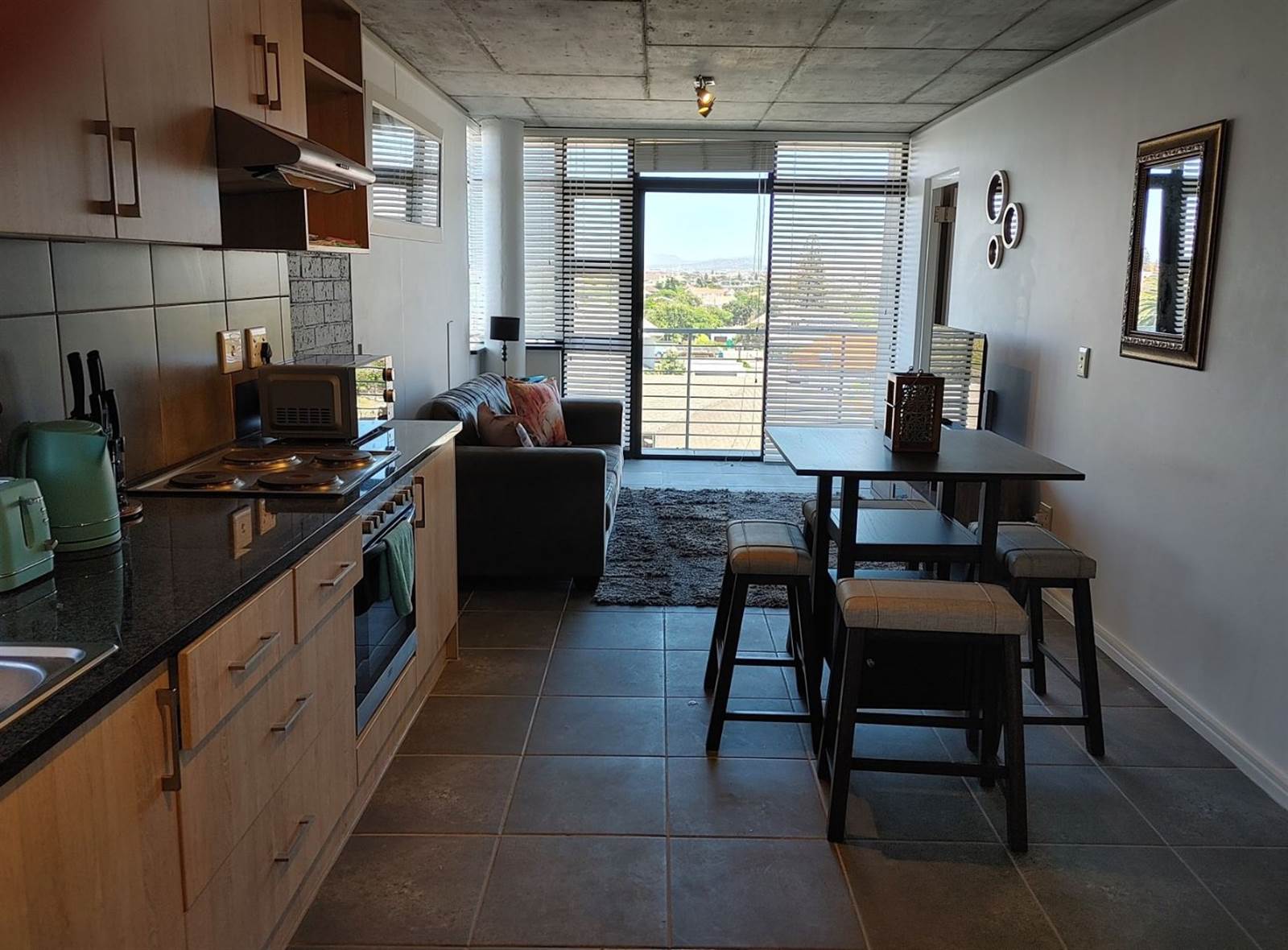 2 Bed Apartment in Milnerton Central photo number 4