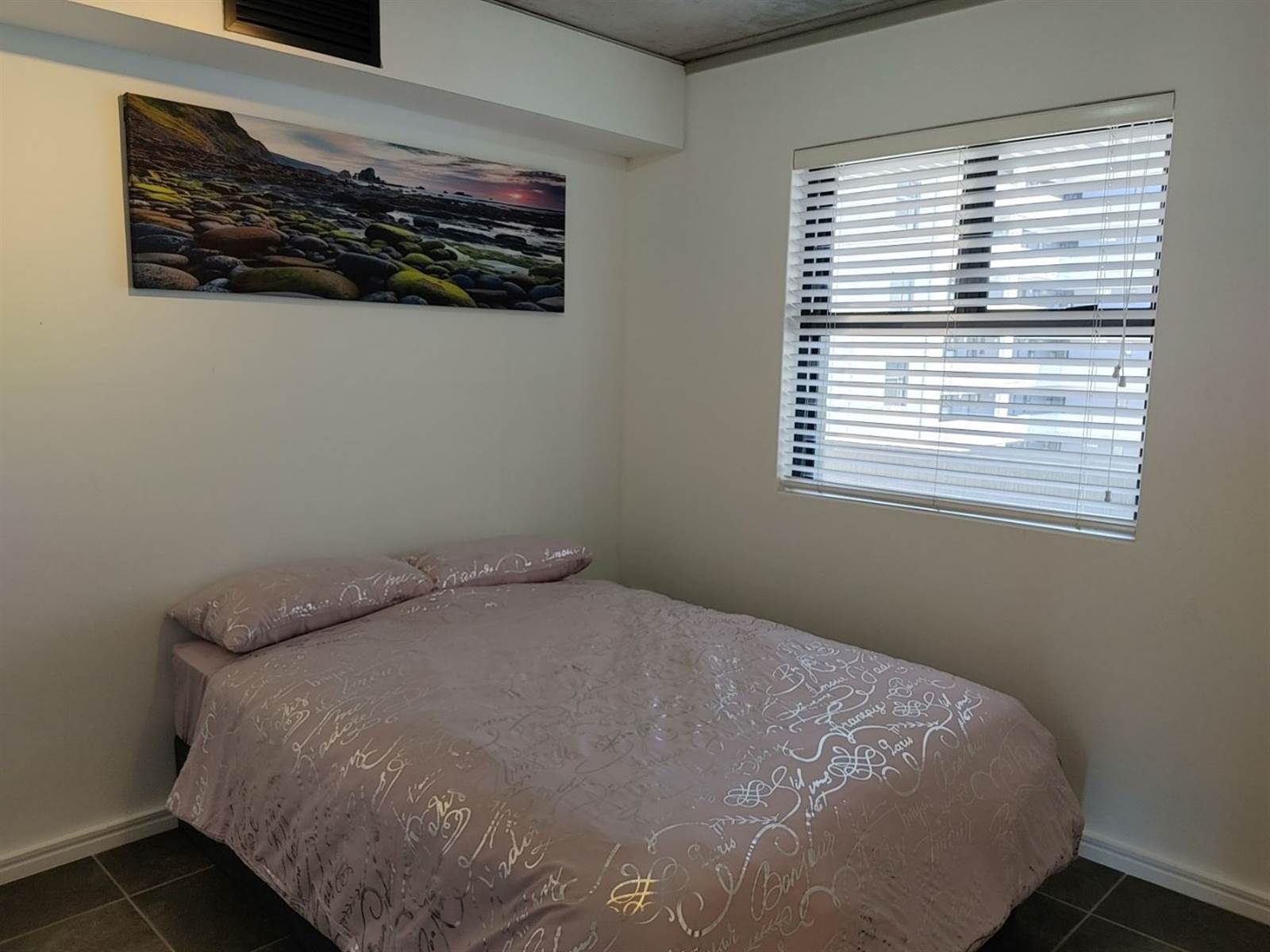 2 Bed Apartment in Milnerton Central photo number 12