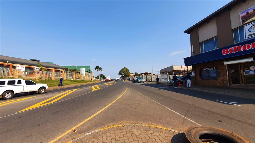 1766  m² Commercial space in Empangeni Rail photo number 2