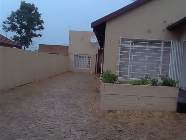 7.5 Bed House in Germiston South