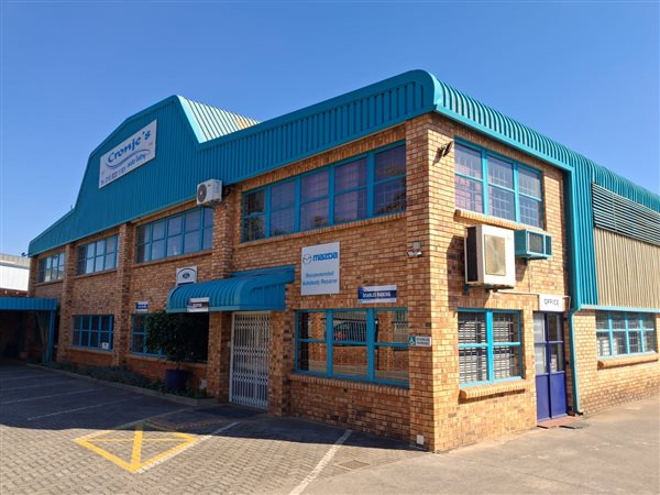 1 000 m² Commercial space 1 000 m² Commercial space
