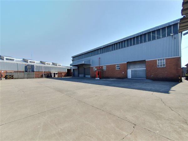 2 565  m² Industrial space