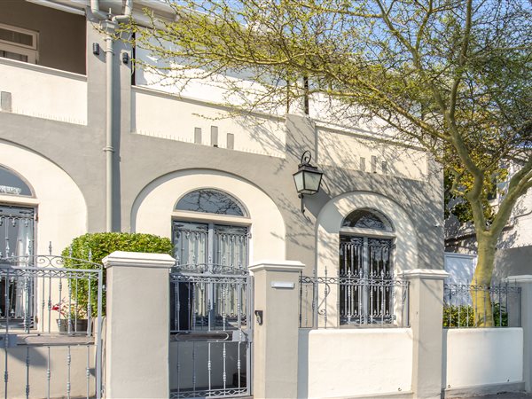 3 Bed Townhouse in Sea Point