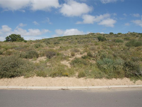 888 m² Land available in Britannica Heights