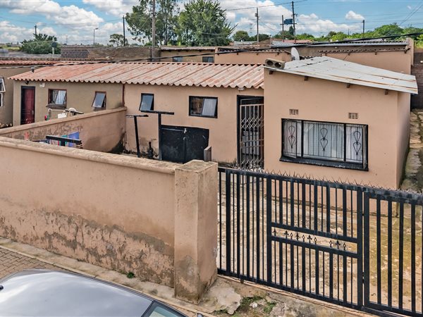 2 Bedroom House 2 Bedroom House