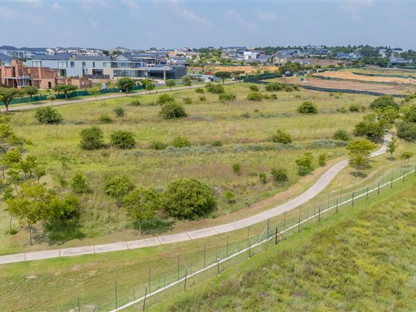 5005 m² Land available in Blue Hills