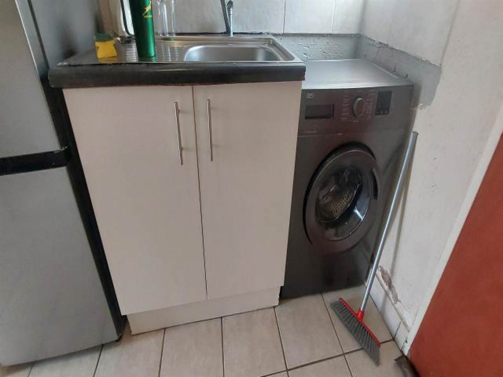 1 Bed Townhouse in Olievenhoutbosch photo number 5