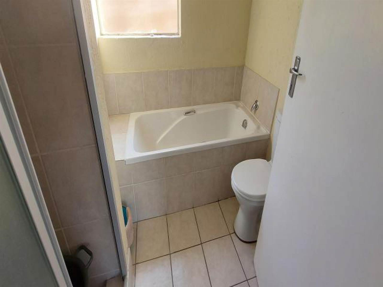 1 Bed Townhouse in Olievenhoutbosch photo number 15