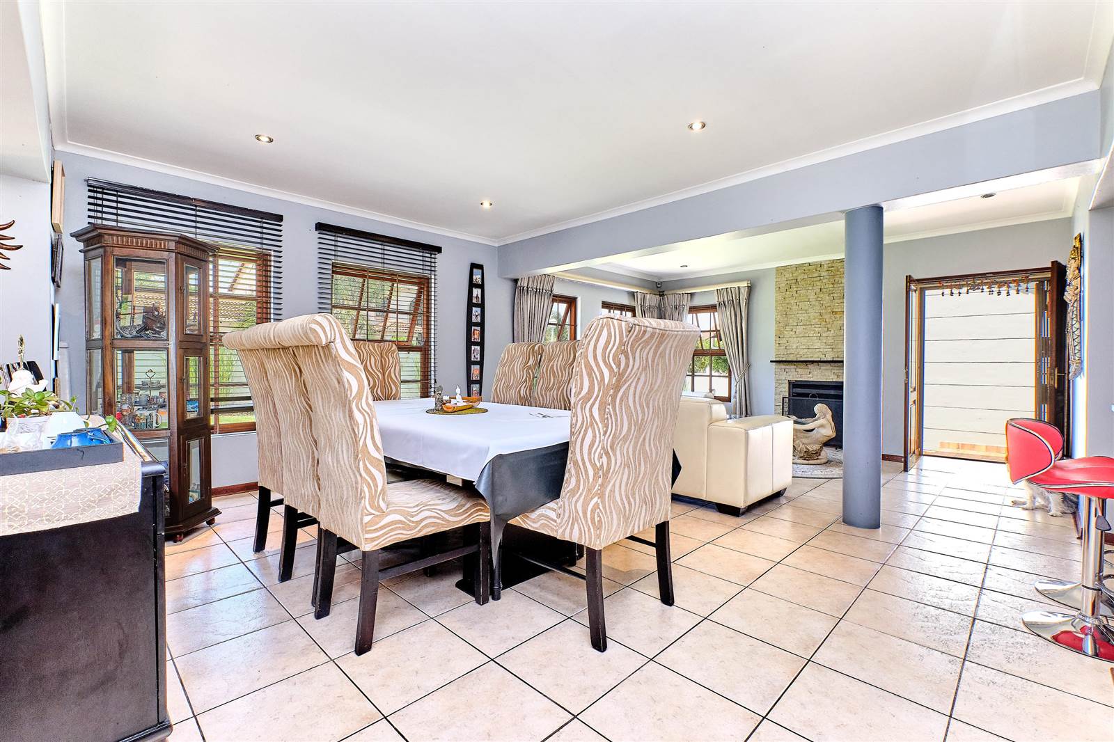 3 Bed Simplex in Kyalami photo number 5