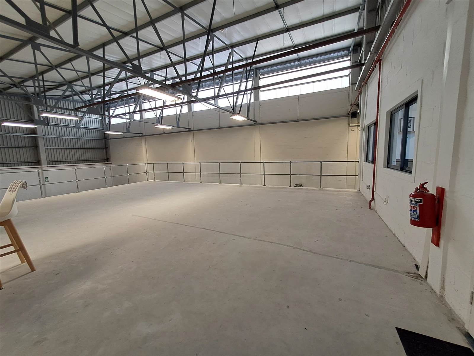1095  m² Industrial space in Airport Industria photo number 11
