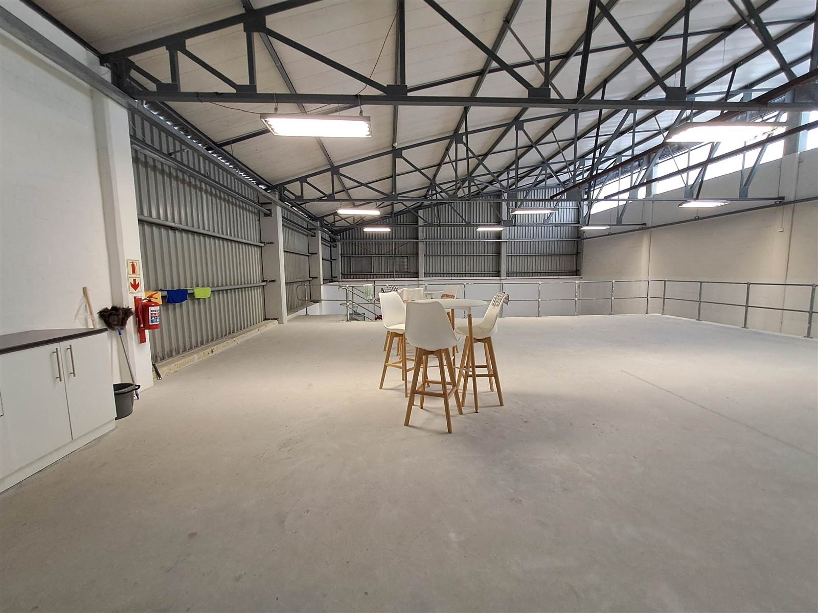 1095  m² Industrial space in Airport Industria photo number 20