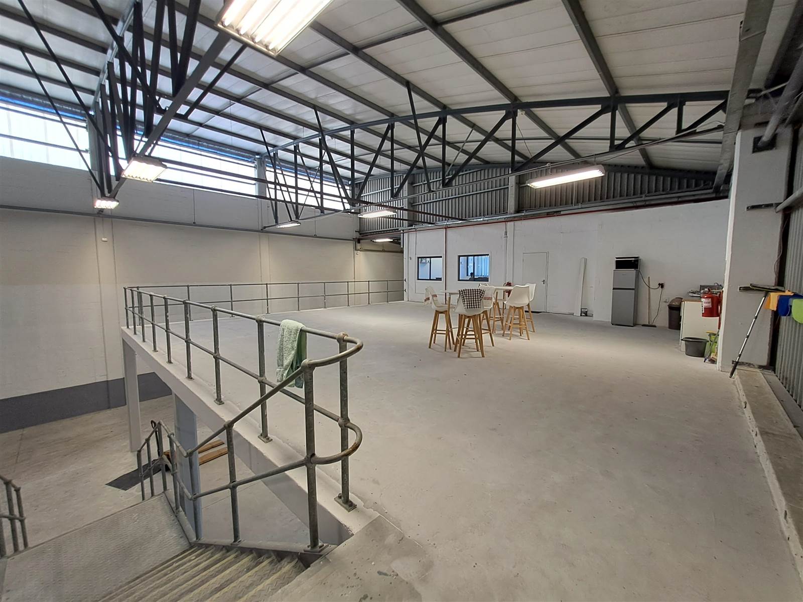 1095  m² Industrial space in Airport Industria photo number 16