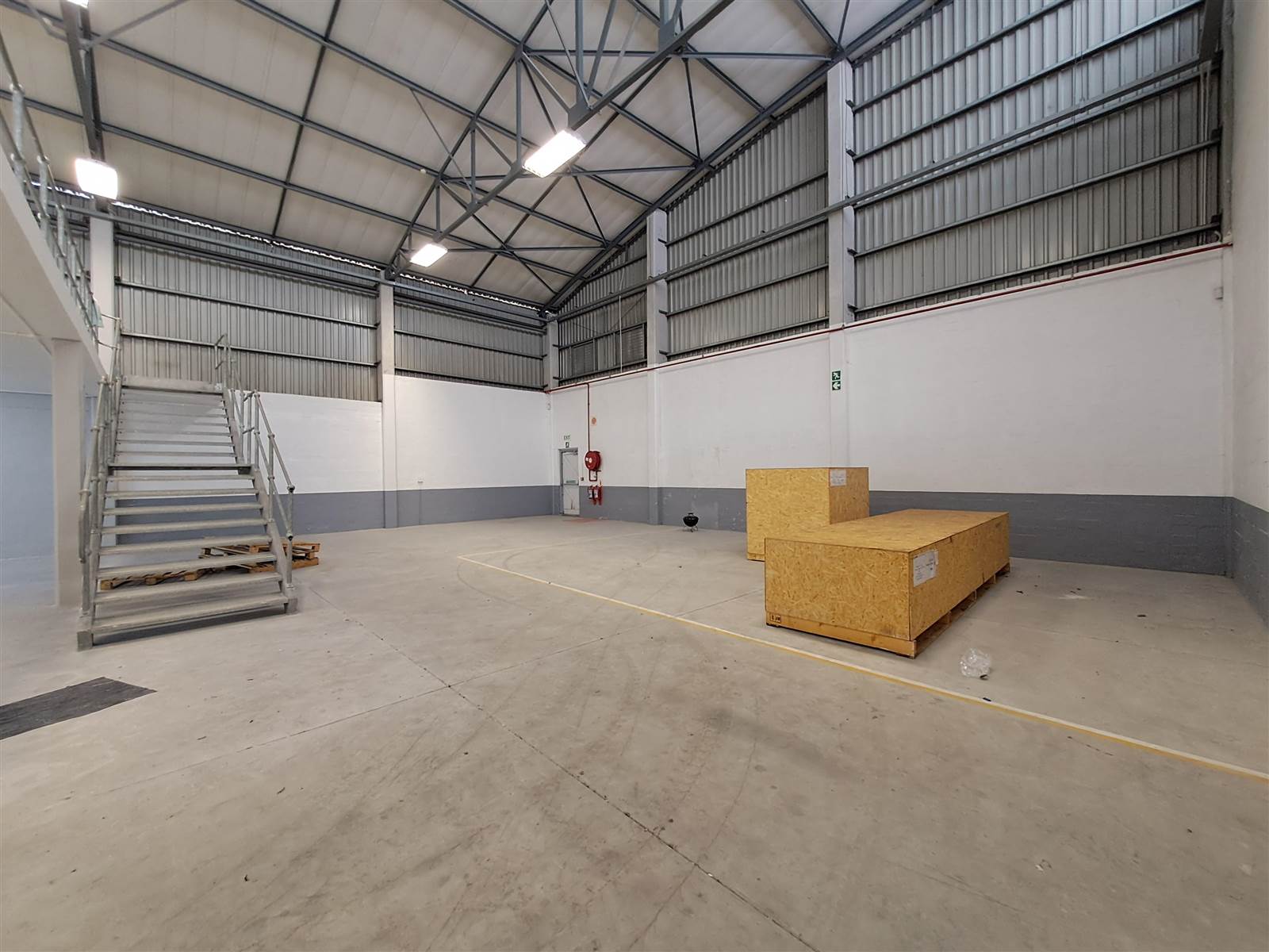 1095  m² Industrial space in Airport Industria photo number 18