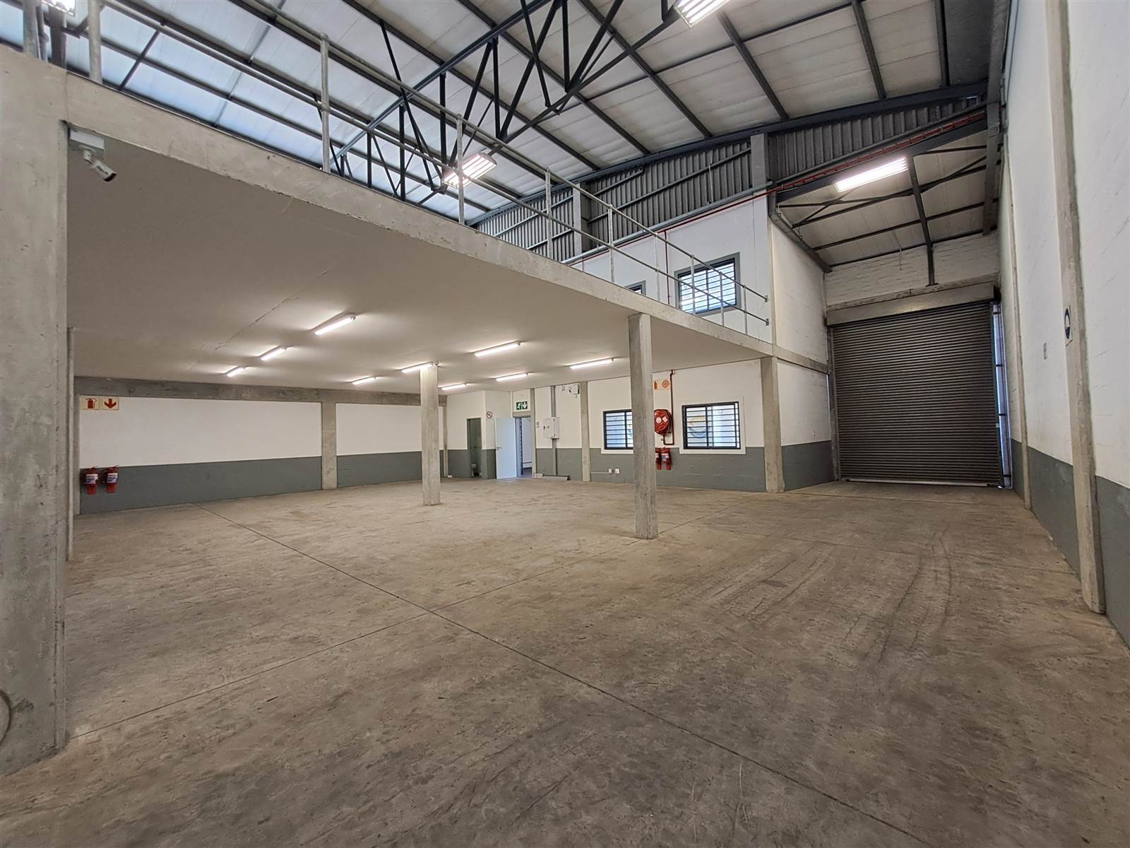 1095  m² Industrial space in Airport Industria photo number 29