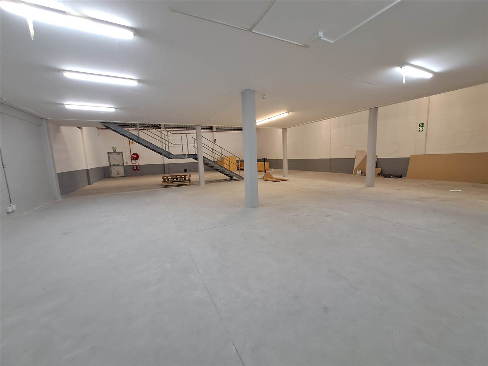 1095  m² Industrial space in Airport Industria photo number 25