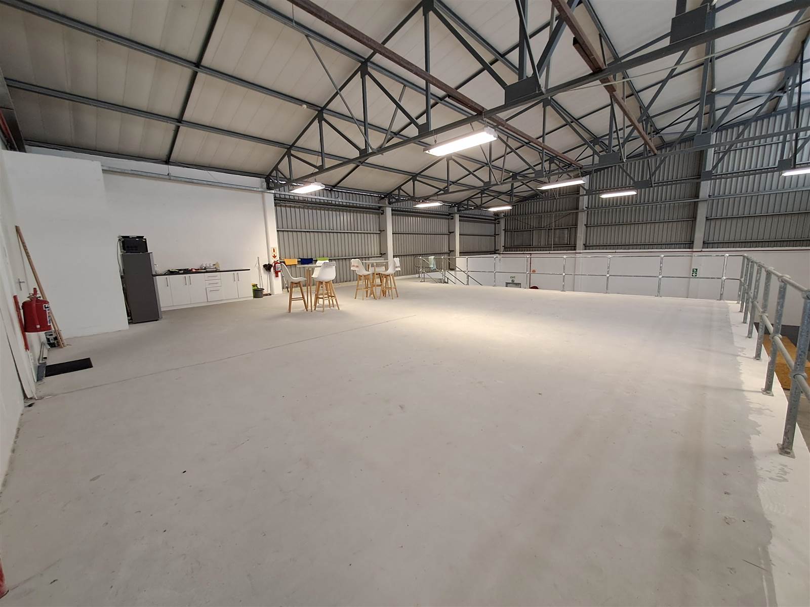 1095  m² Industrial space in Airport Industria photo number 17