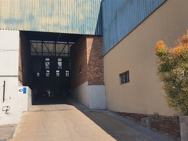 420  m² Industrial space